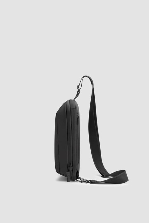 Saszetka XD DESIGN Urban Water Resistant Sling Black P706.2701