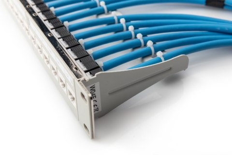 Kabel instalacyjny DIGITUS kat.6A, U/FTP, Dca, AWG 23/1, LSOH, 100m, niebieski Kabel instalacyjny DIGITUS kat.6A, U/FTP, Dca, AWG 23/1, LSOH, 100m, niebieski