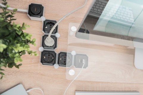 Elastyczna listwa zasilająca biurowa 4 gniazdowa z 2 złączami USB