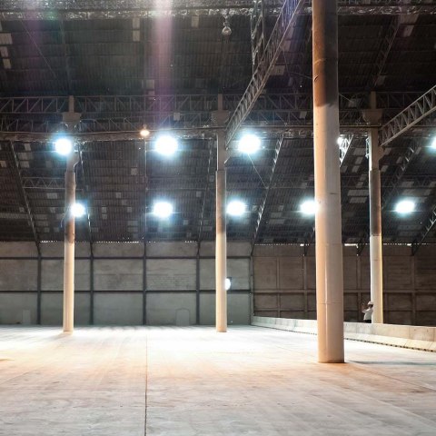 Oprawa LED V-TAC VT-92150 High Bay 150W IP65 120Lm/W 6500K 15300lm (SKU 7811) Czarny Oprawa LED V-TAC VT-92150 High Bay 150W IP65 120Lm/W 6500K 15300lm (SKU 7811) Czarny