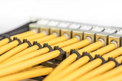 Digitus Kabel instalacyjny kat.7A, S/FTP, Dca-s1a d1 a1 , AWG 22/1, LSOH, 100m, żółty Digitus Kabel instalacyjny kat.7A, S/FTP, Dca-s1a d1 a1 , AWG 22/1, LSOH, 100m, żółty