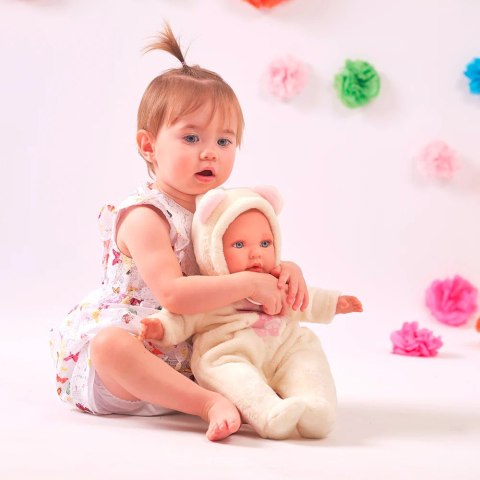 Lalka bobas Julia 42 cm z miękkim brzuszkiem Lalka bobas Julia 42 cm z miękkim brzuszkiem
