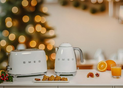Smeg KLF03WHEU czajnik elektryczny 1,7 l 2400 W Biały