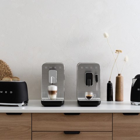Czajnik elektryczny Smeg KLF03BLMEU