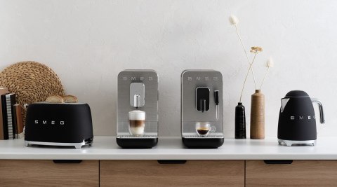 Czajnik elektryczny Smeg KLF03BLMEU