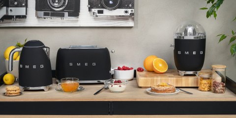 Czajnik elektryczny Smeg KLF03BLMEU