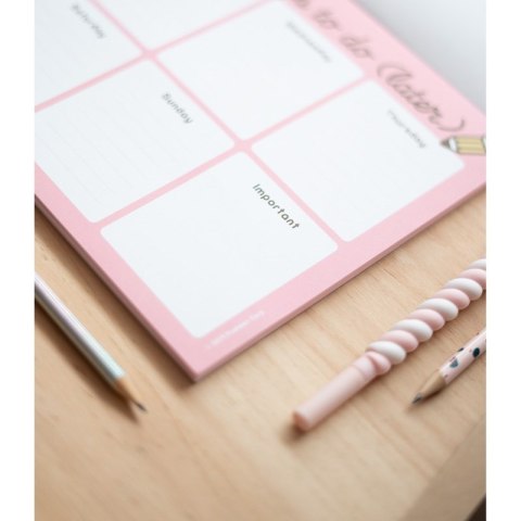 Pusheen - Planner tygodniowy na biurko z kolekcji Rose 54 kartki Pusheen - Planner tygodniowy na biurko z kolekcji Rose 54 kartki