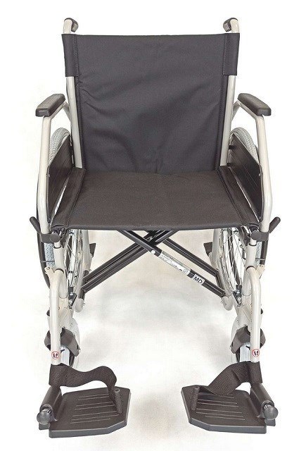 Wózek inwalidzki ręczny Basic PLUS 45cm Wózek inwalidzki ręczny Basic PLUS 45cm
