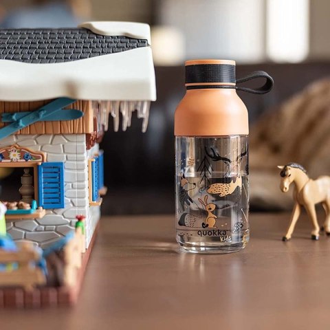 Quokka Ice Kids with strap - Butelka na wodę z tritanu 430 ml z paskiem (In The Woods) Quokka Ice Kids with strap - Butelka na wodę z tritanu 430 ml z paskiem (In The Woods)