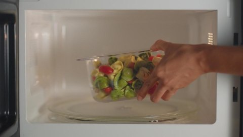 Pojemnik do przechowywania próżniowego FoodSaver FFC023X (1,8l ; FRESH 2.0) Pojemnik do przechowywania próżniowego FoodSaver FFC023X (1,8l ; FRESH 2.0)