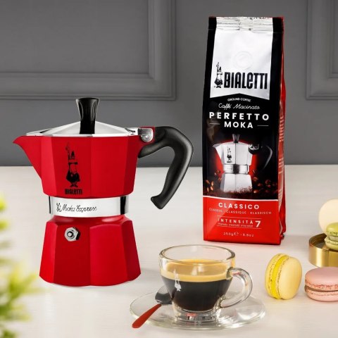 Bialetti kawiarka Winter Wonderland 3TZ czerwona Bialetti kawiarka Winter Wonderland 3TZ czerwona