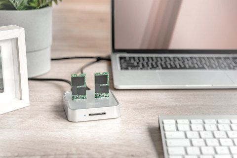 DIGITUS STACJA DOKUJĄCA DO SSD M.2 NVME + M.2 SATA Z CZYTNIKIEM KART SD EXPRESS, USB-C DA-71546
