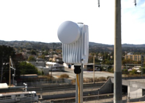 Mimosa C6X Urządzenie klienckie | Wi-Fi 6E, 1.75Gbps, 5,1-6,4 GHz, 8dBi, IP67 Mimosa C6X Urządzenie klienckie | Wi-Fi 6E, 1.75Gbps, 5,1-6,4 GHz, 8dBi, IP67